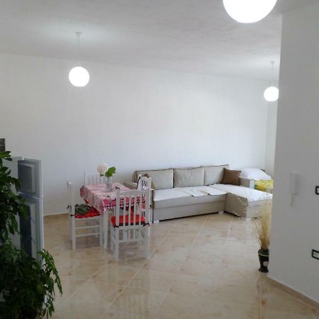 Lindita'S Seaview Appartment Vlorë Exterior foto