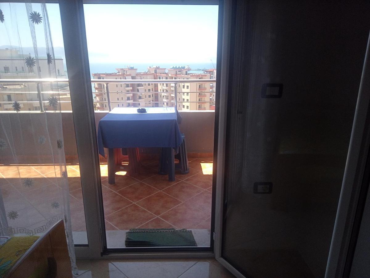 Lindita'S Seaview Appartment Vlorë Exterior foto