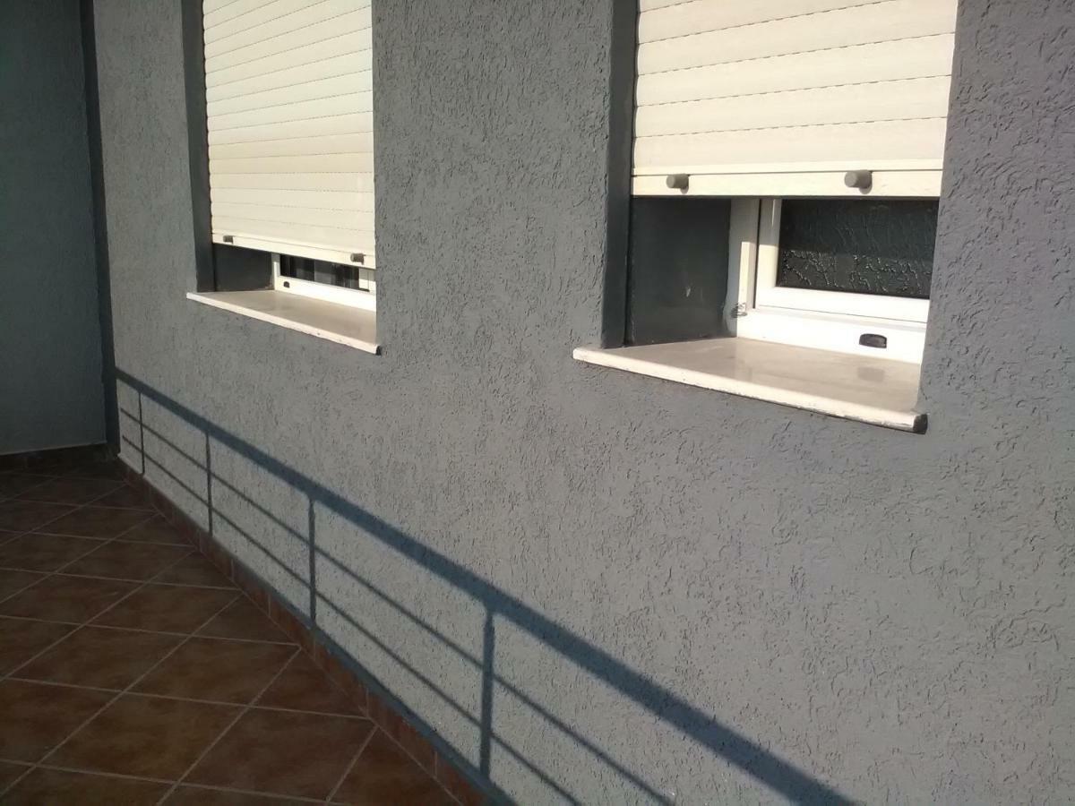 Lindita'S Seaview Appartment Vlorë Exterior foto